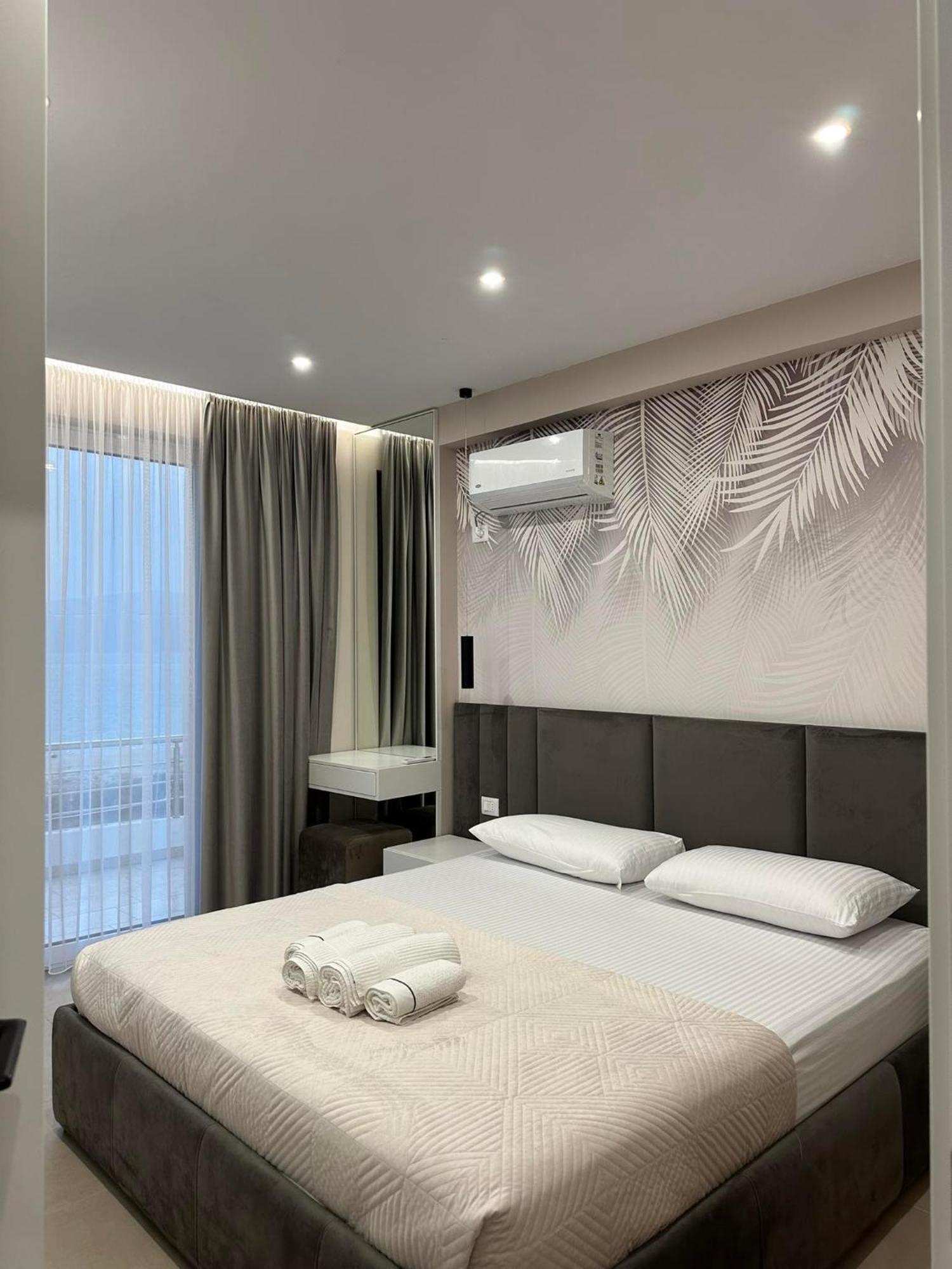 Sea View Apartment Luxury Vlorë Extérieur photo