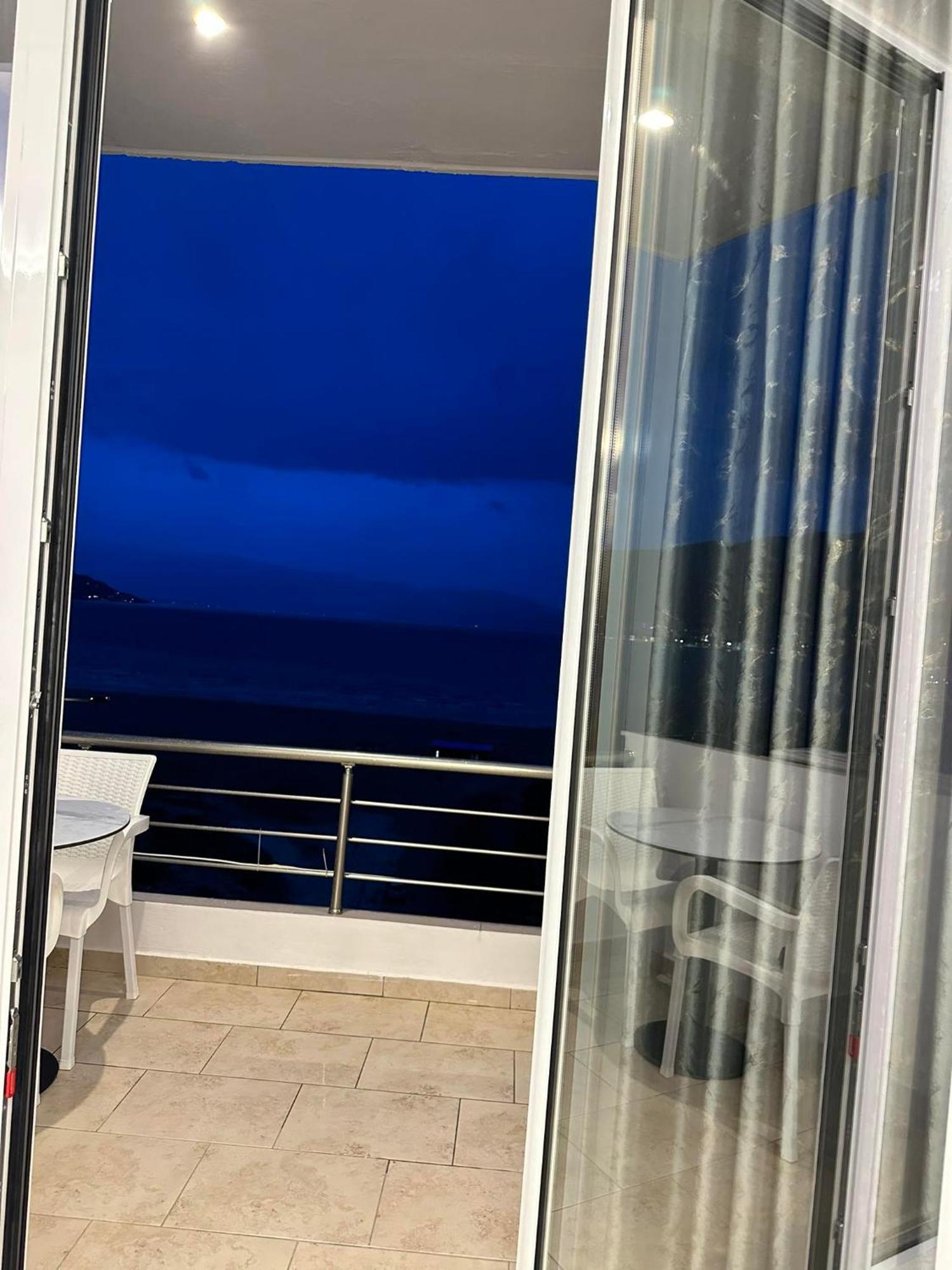 Sea View Apartment Luxury Vlorë Extérieur photo