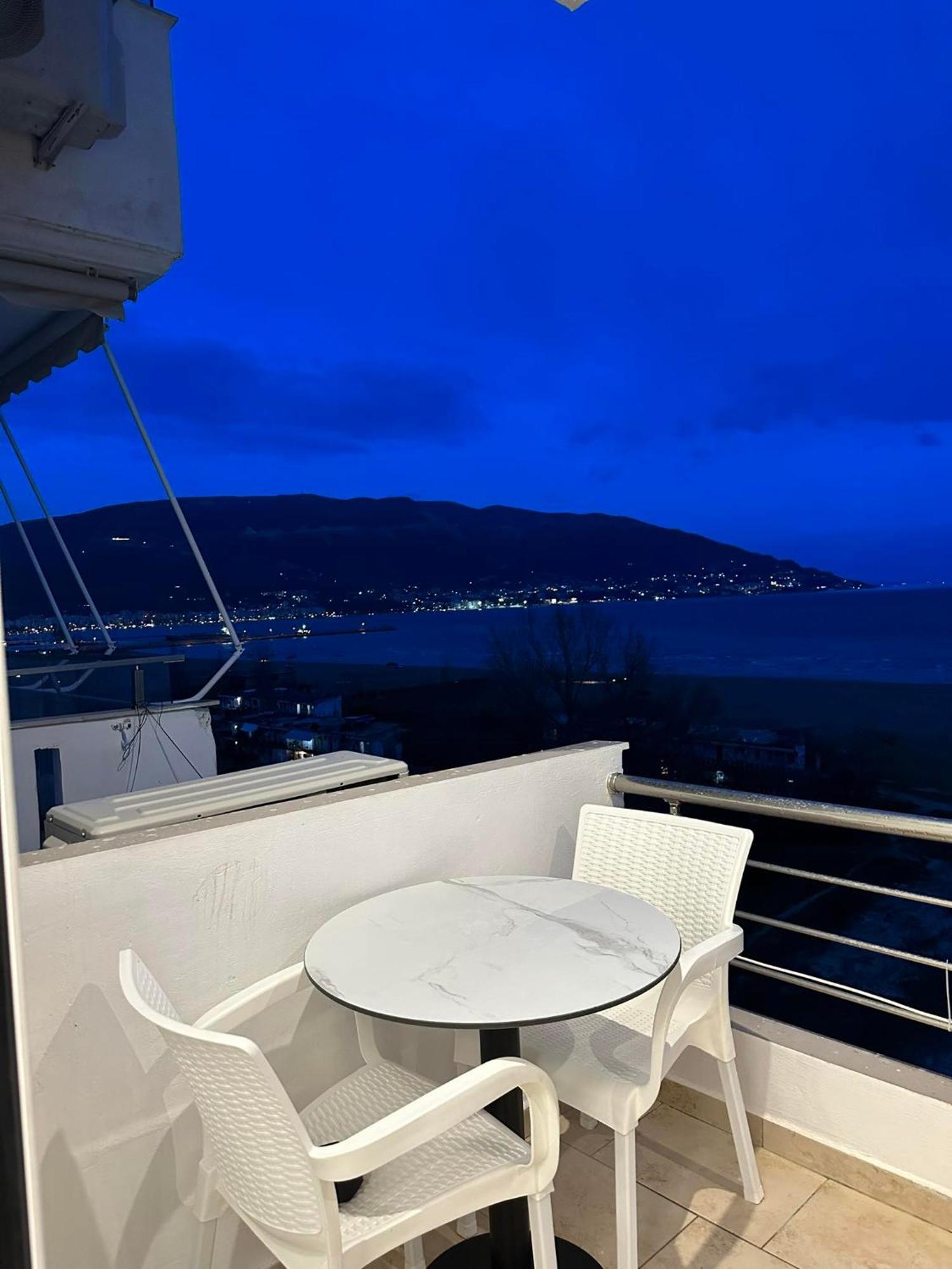 Sea View Apartment Luxury Vlorë Extérieur photo