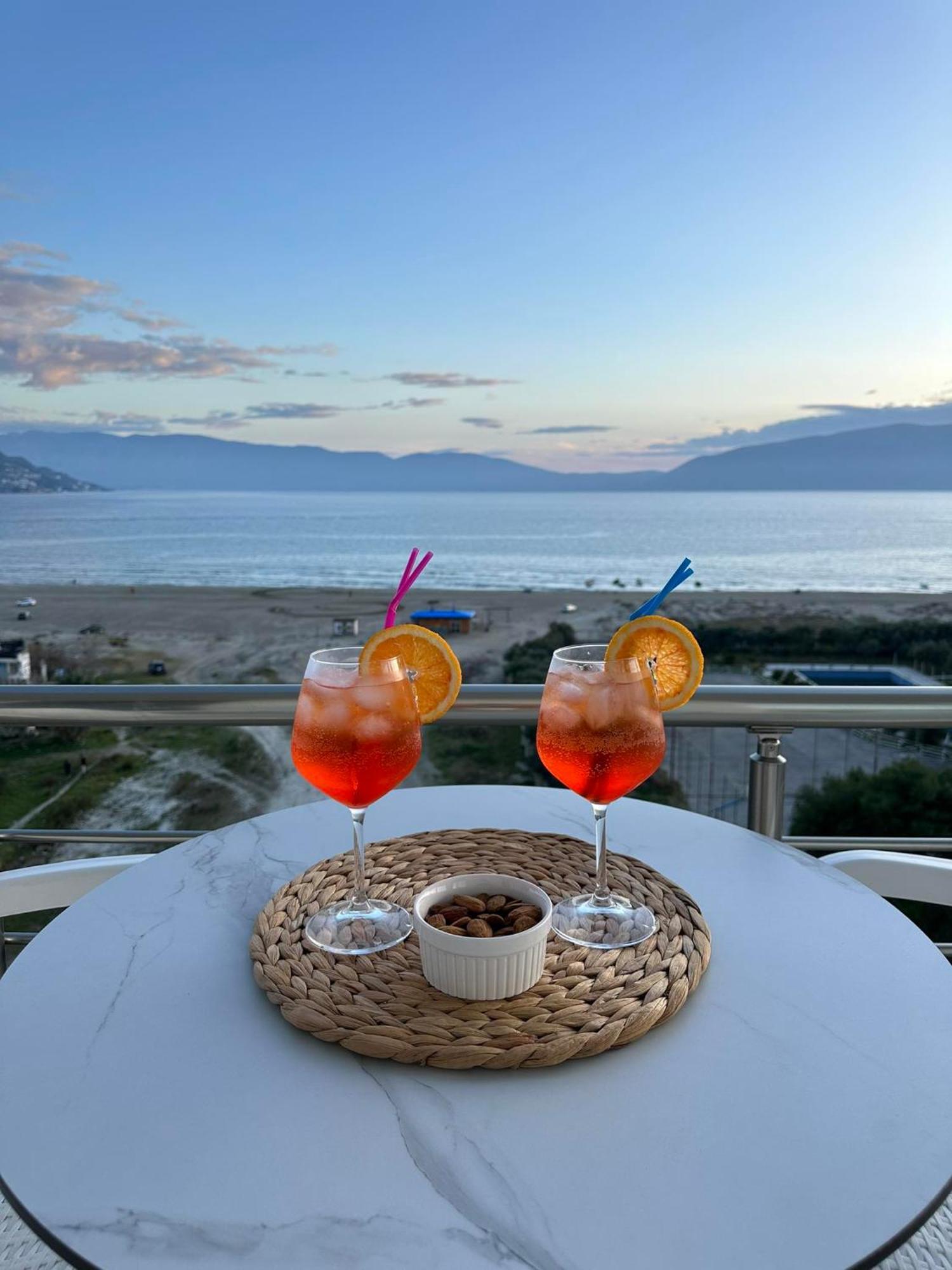 Sea View Apartment Luxury Vlorë Extérieur photo