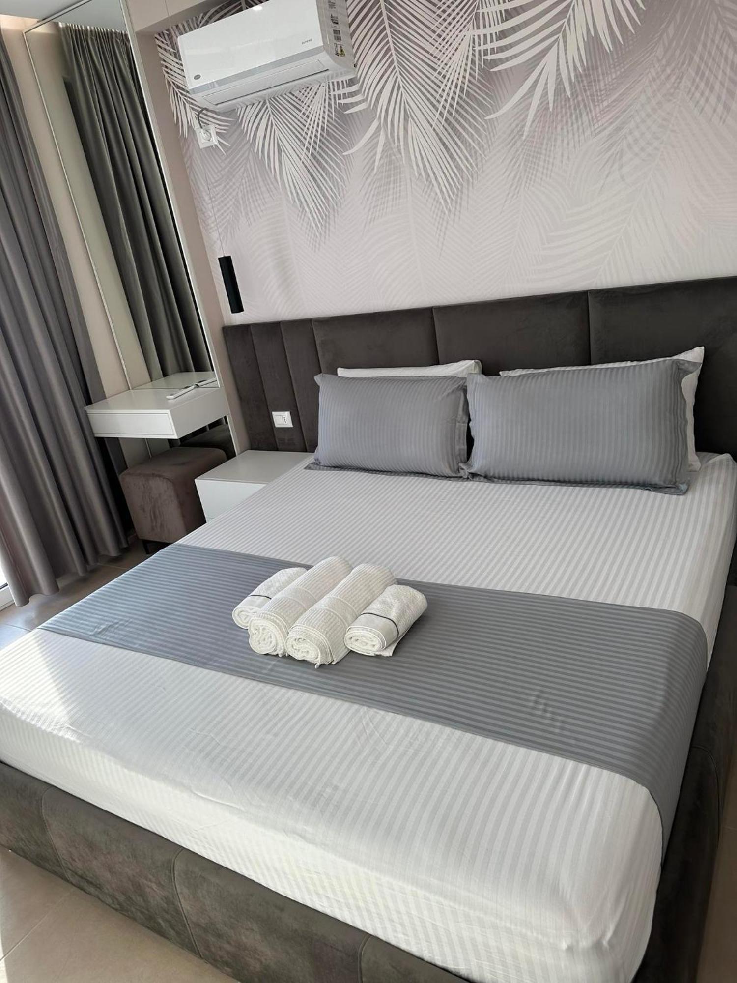 Sea View Apartment Luxury Vlorë Extérieur photo