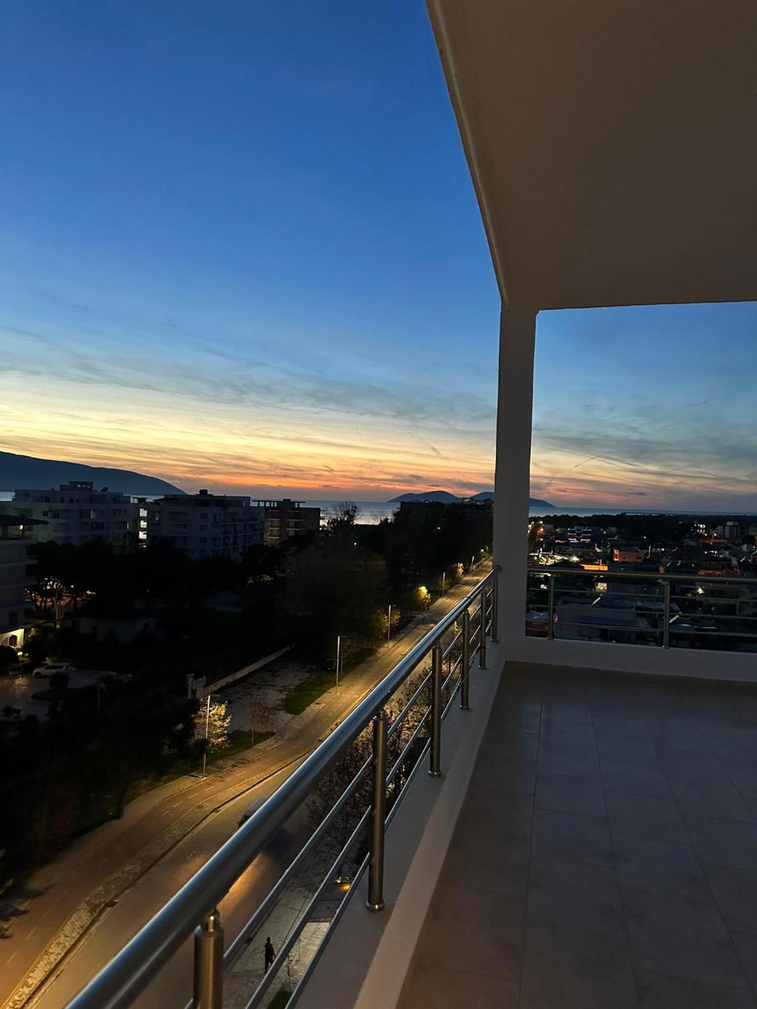 Sea View Apartment Luxury Vlorë Extérieur photo