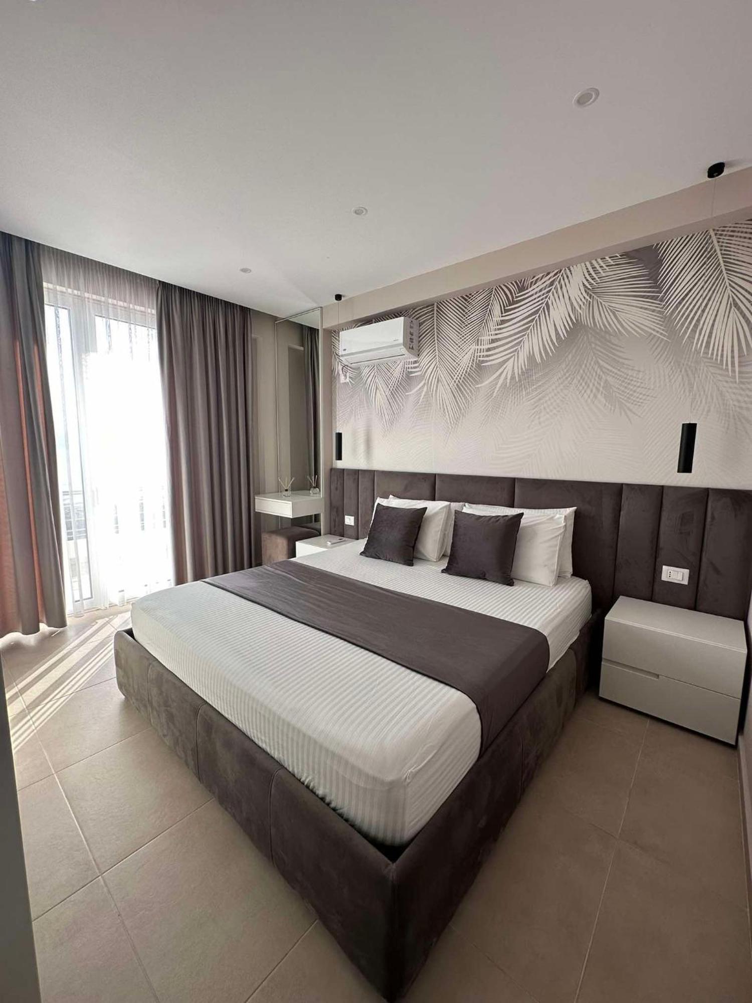 Sea View Apartment Luxury Vlorë Extérieur photo