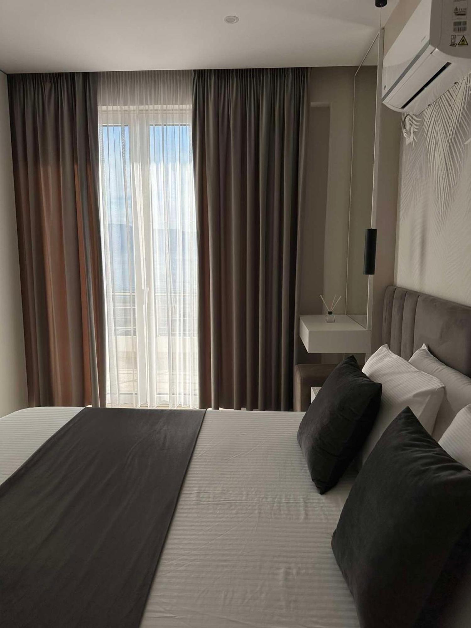 Sea View Apartment Luxury Vlorë Extérieur photo