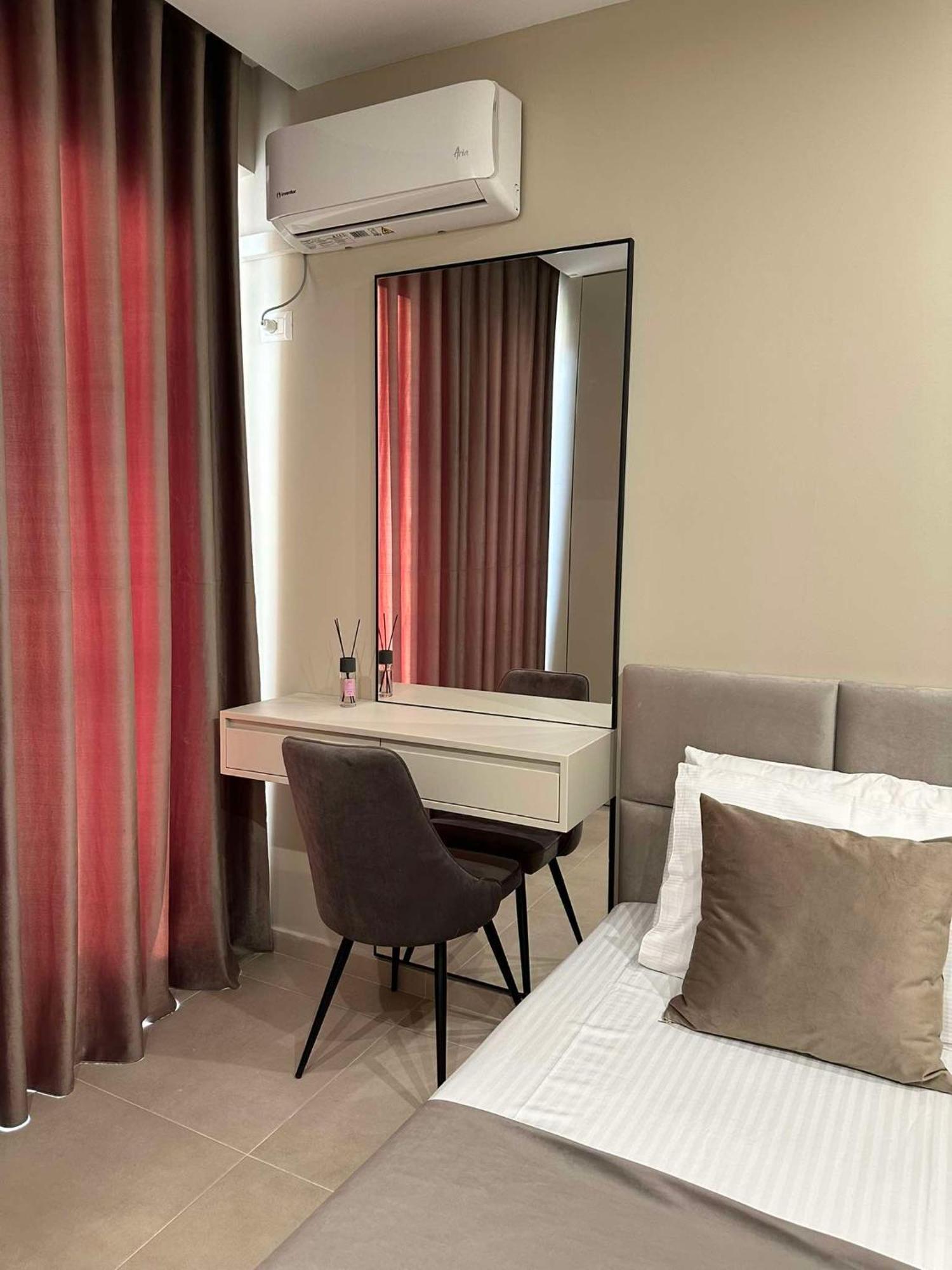 Sea View Apartment Luxury Vlorë Extérieur photo