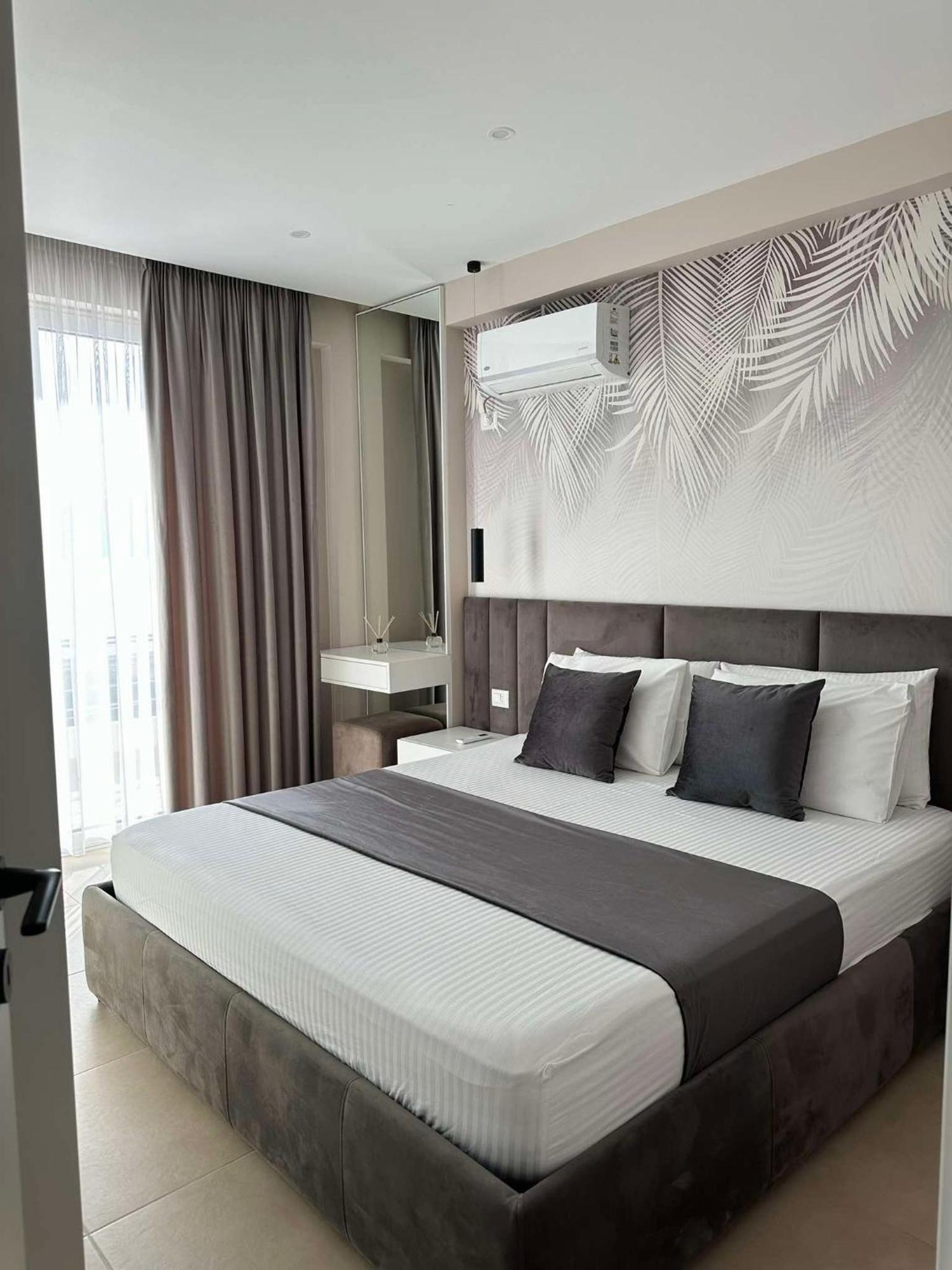 Sea View Apartment Luxury Vlorë Extérieur photo